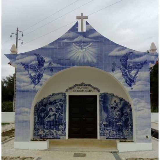 Trabalhos em azulejo e pintura Portuguesa manualmente